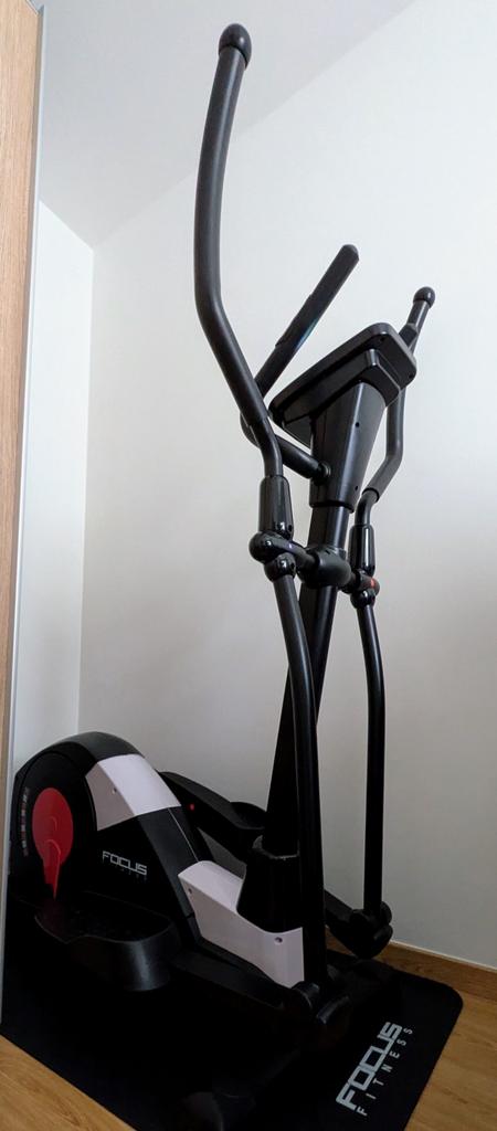 Focus Fitness Fox 3 iPlus crosstrainer incl beschermmat, Sport en Fitness, Fitnessapparatuur, Ophalen, Zo goed als nieuw, Crosstrainer