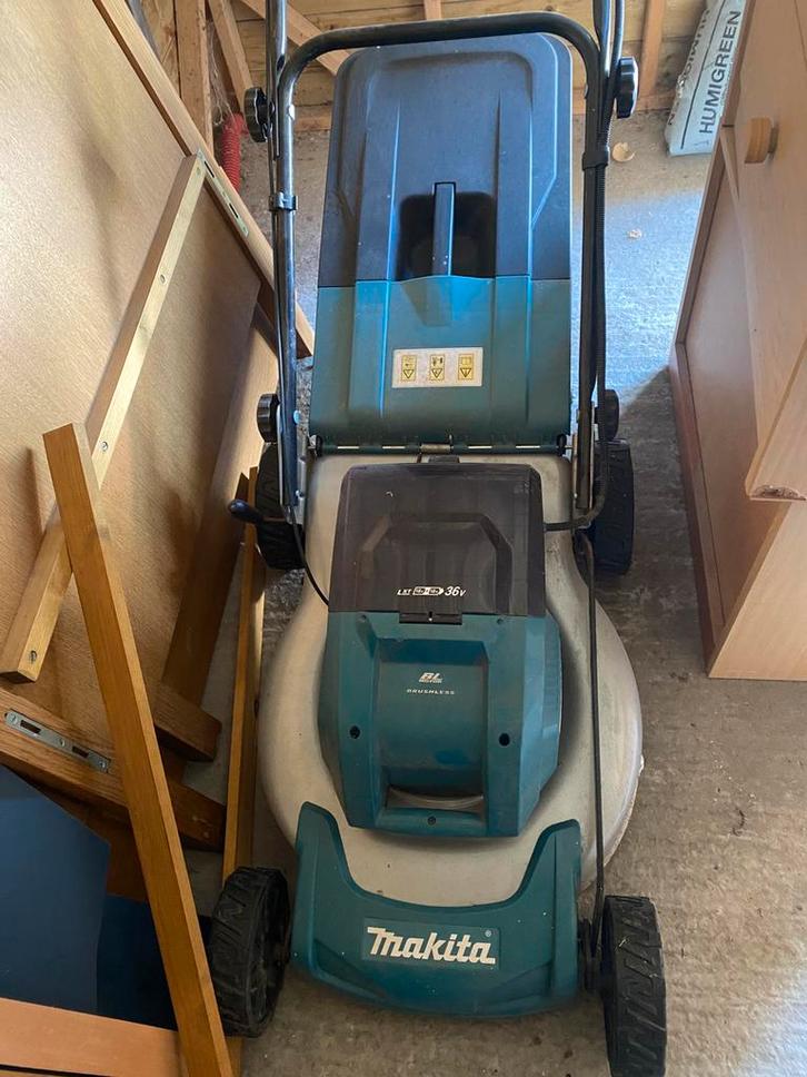 Makita DLM460 grasmachine op batterijen, Tuin en Terras, Grasmaaiers, Zo goed als nieuw, Ophalen