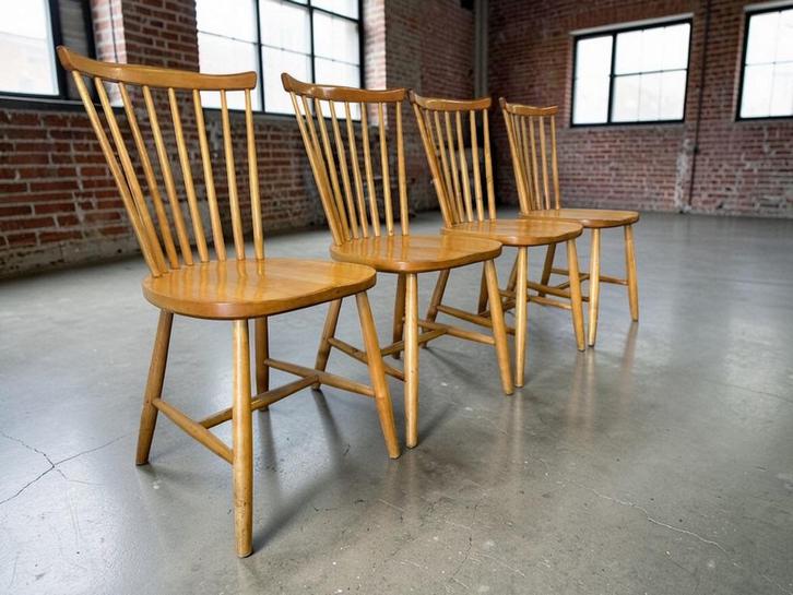 set van 4 vintage houten spijlenstoel / stoelen, Antiek en Kunst, Curiosa en Brocante, Ophalen