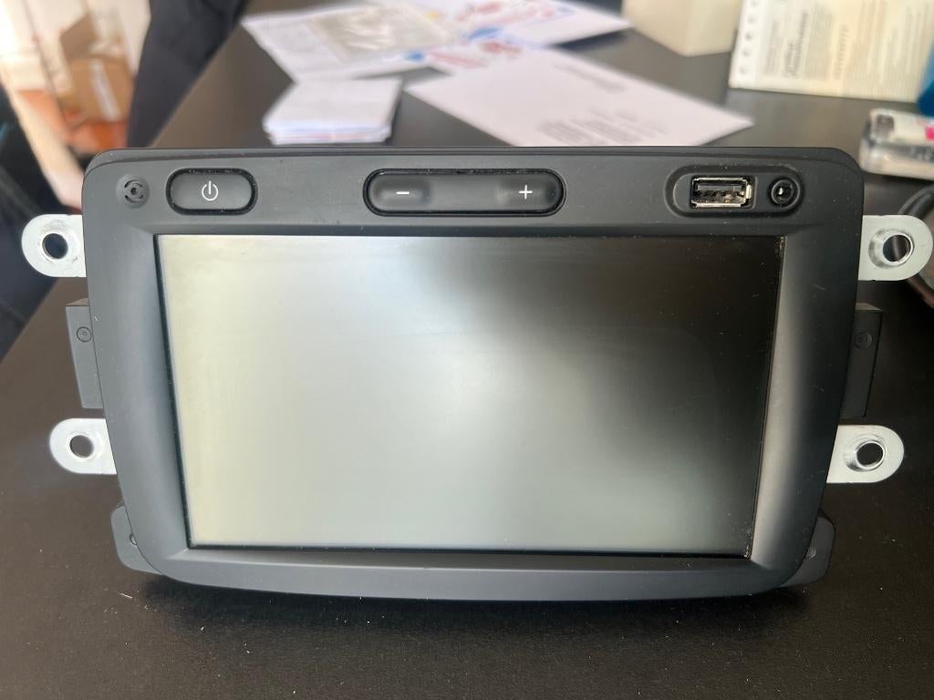 Renault Medianav MN3 GPS DAB+ CarPlay Android CARTES EUR 25, Auto diversen, Autoradio's, Verzenden, Zo goed als nieuw