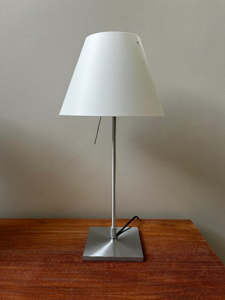 tafellamp costanzina Luceplan, Ophalen, Gebruikt, 50 tot 75 cm, Metaal