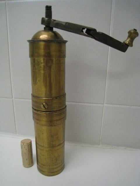 Antieke handgemaakte Turkse koffiemolen, kruidenmolen zout, Antiquités & Art, Antiquités | Bronze & Cuivre, Enlèvement