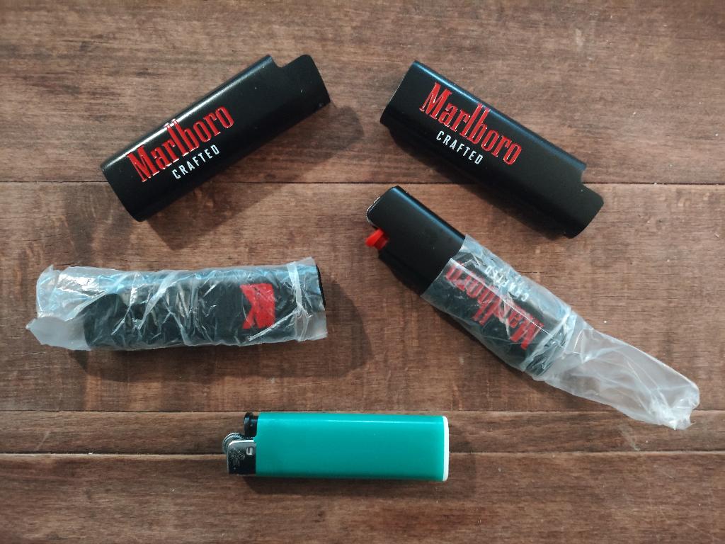 Metalen marlboro aanstekershoes koker, Ophalen of Verzenden, Zo goed als nieuw