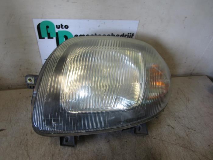 Phare gauche d'un Renault Clio (Clio 2 98-), Autos : Pièces & Accessoires, Éclairage, Renault, Utilisé, 3 mois de garantie, Enlèvement ou Envoi