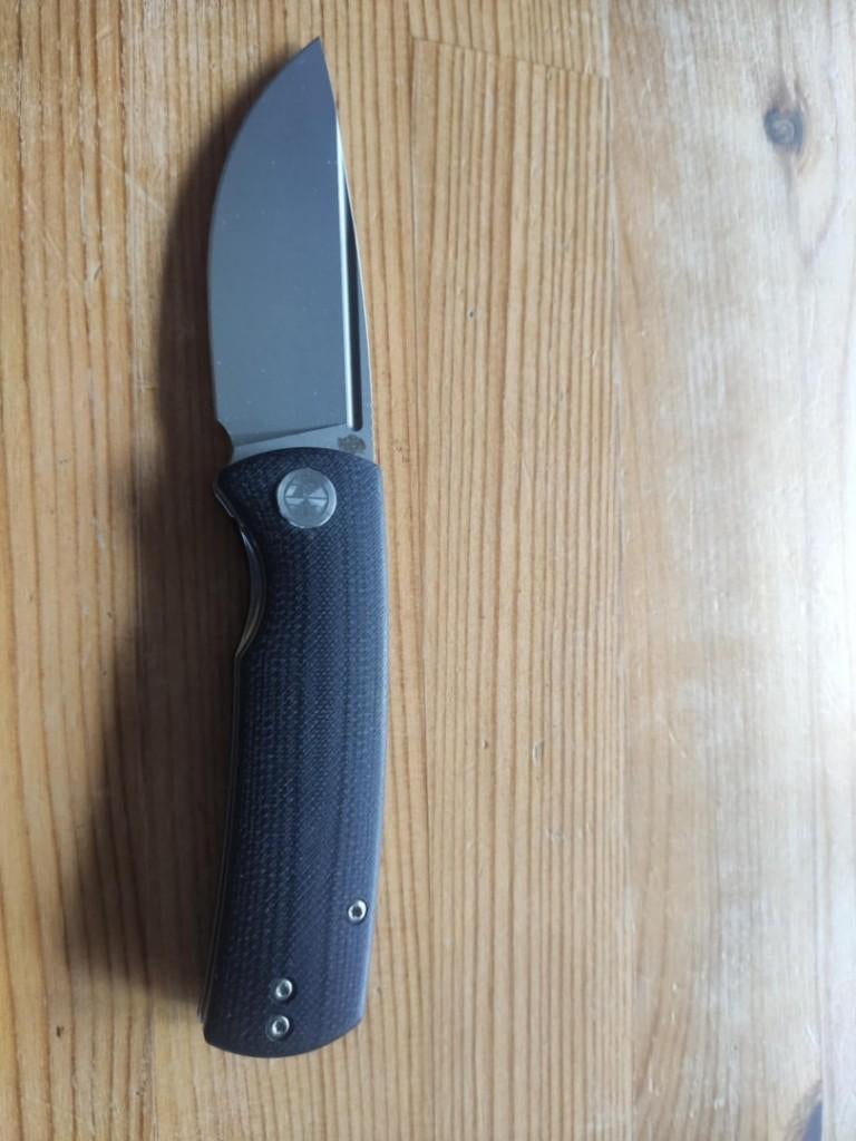 Couteau pliant Petrified Fish Mini Beluga, Caravanes & Camping, Outils de camping, Comme neuf, Enlèvement ou Envoi