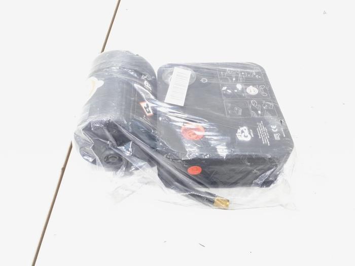 Banden reparatieset van een Suzuki Baleno, Auto-onderdelen, Overige Auto-onderdelen, Suzuki, Gebruikt, 3 maanden garantie, Ophalen of Verzenden