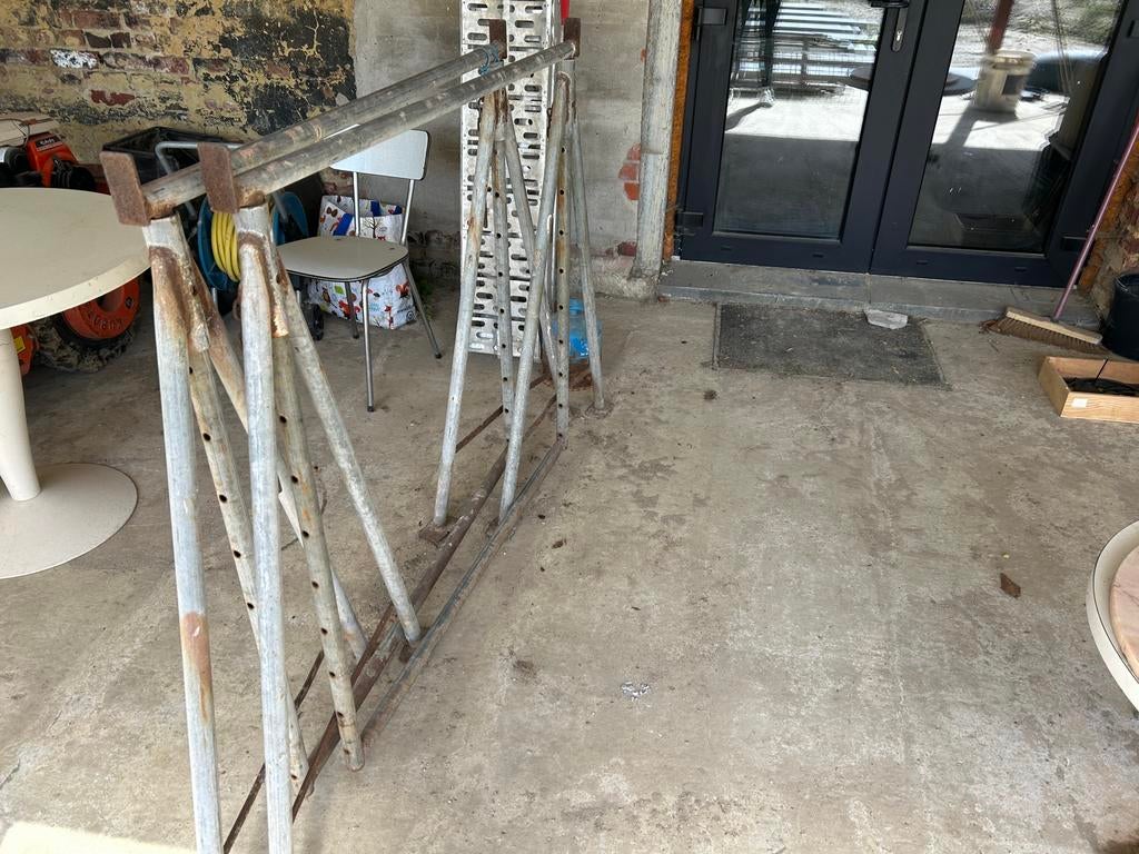 Steigers/stellingpaarden 2stuks., Doe-het-zelf en Bouw, Steigers, Ophalen, Gebruikt