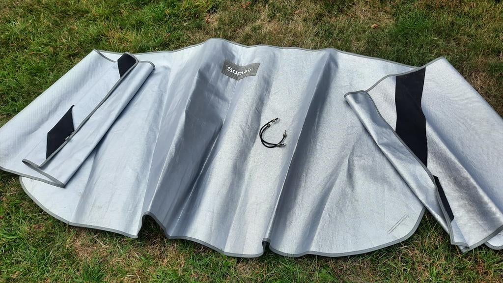 Zonnescherm raam vooraan T4, Caravanes & Camping, Enlèvement, Comme neuf