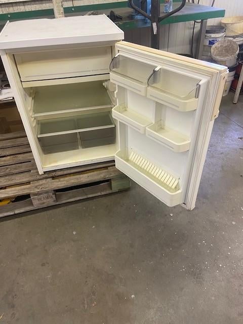 IJSKAST MICROGOLF ELECTRIC VUURTJE, Elektronische apparatuur, Koelkasten en IJskasten, Ophalen, Minder dan 85 cm, 100 tot 150 liter