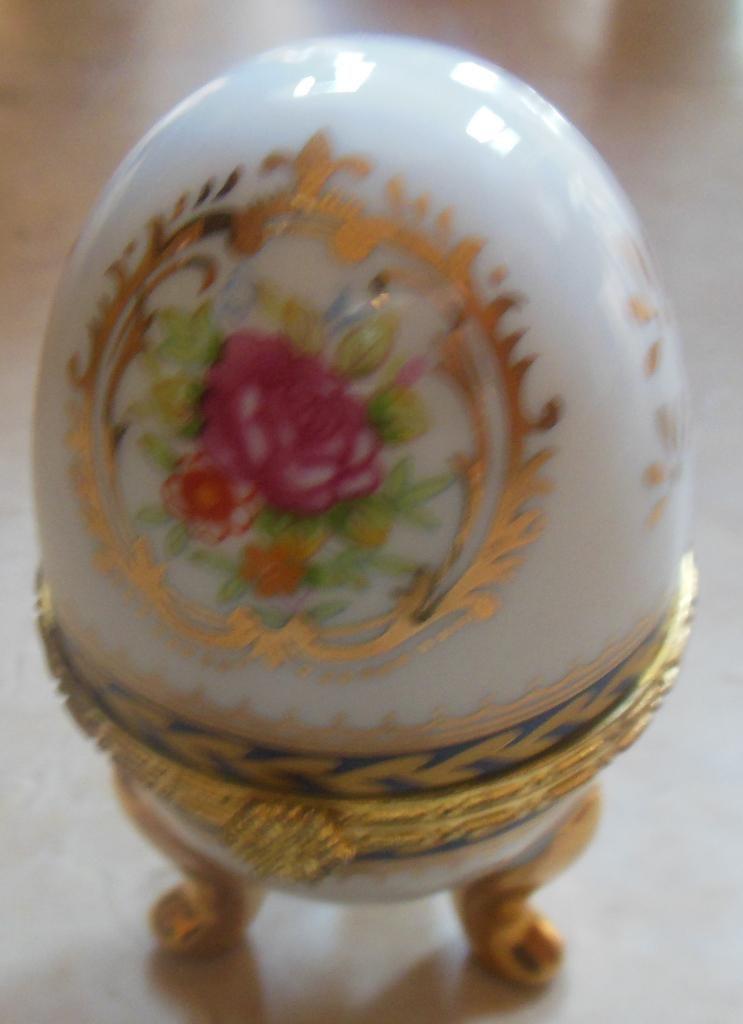 Oeuf en porcelaine décoratif, Antiquités & Art, Enlèvement ou Envoi