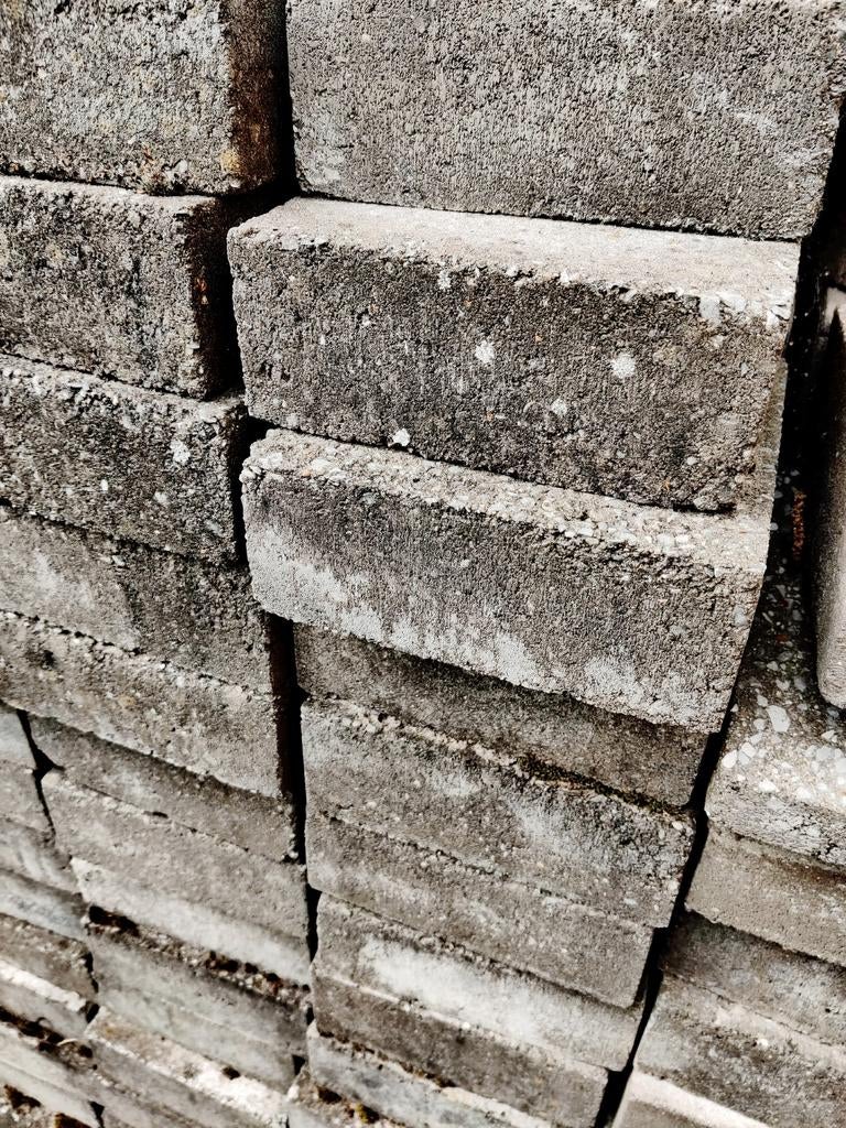 Pavés en béton gris, bon état, Jardin & Terrasse, Pavé & Dalles, Enlèvement, Béton, Briques