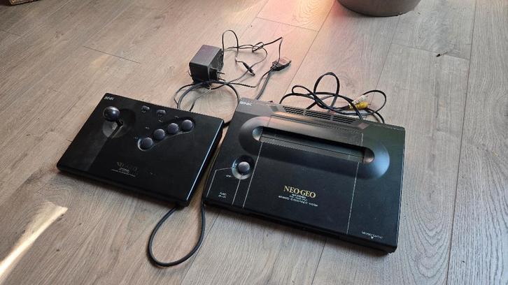 Console Neo Geo ( echange possible ), Consoles de jeu & Jeux vidéo, Consoles de jeu | Autre, Utilisé, Enlèvement