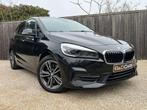 BMW 225 XE Active Tourer Sport Line NETTO: €16.521, Auto's, BMW, Automaat, Gebruikt, Euro 6, Leder en Stof