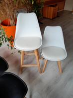 Lot de 22 chaises hautes et tabourets de bar, 90 cm ou plus, Bois, Avec repose-pieds, Enlèvement