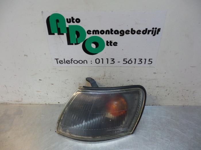 Feu clignotant gauche d'un Toyota Carina (Carina E 92-), Autos : Pièces & Accessoires, Éclairage, Toyota, Utilisé, Enlèvement ou Envoi