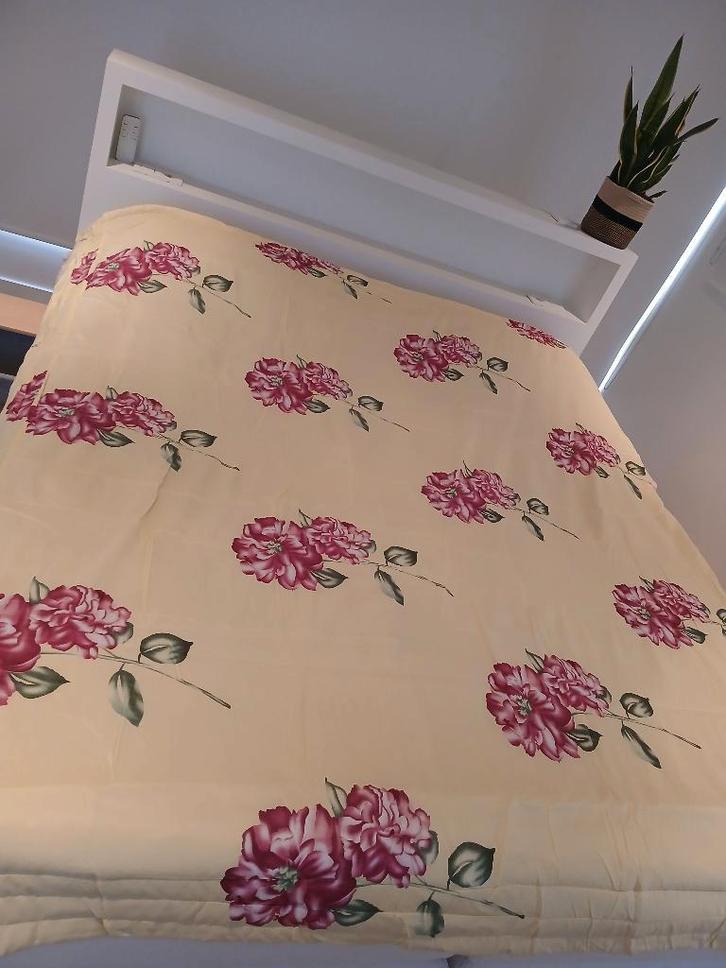 sprei - deken - dekbed, Huis en Inrichting, Woonaccessoires | Plaids en Woondekens, Nieuw, Ophalen of Verzenden