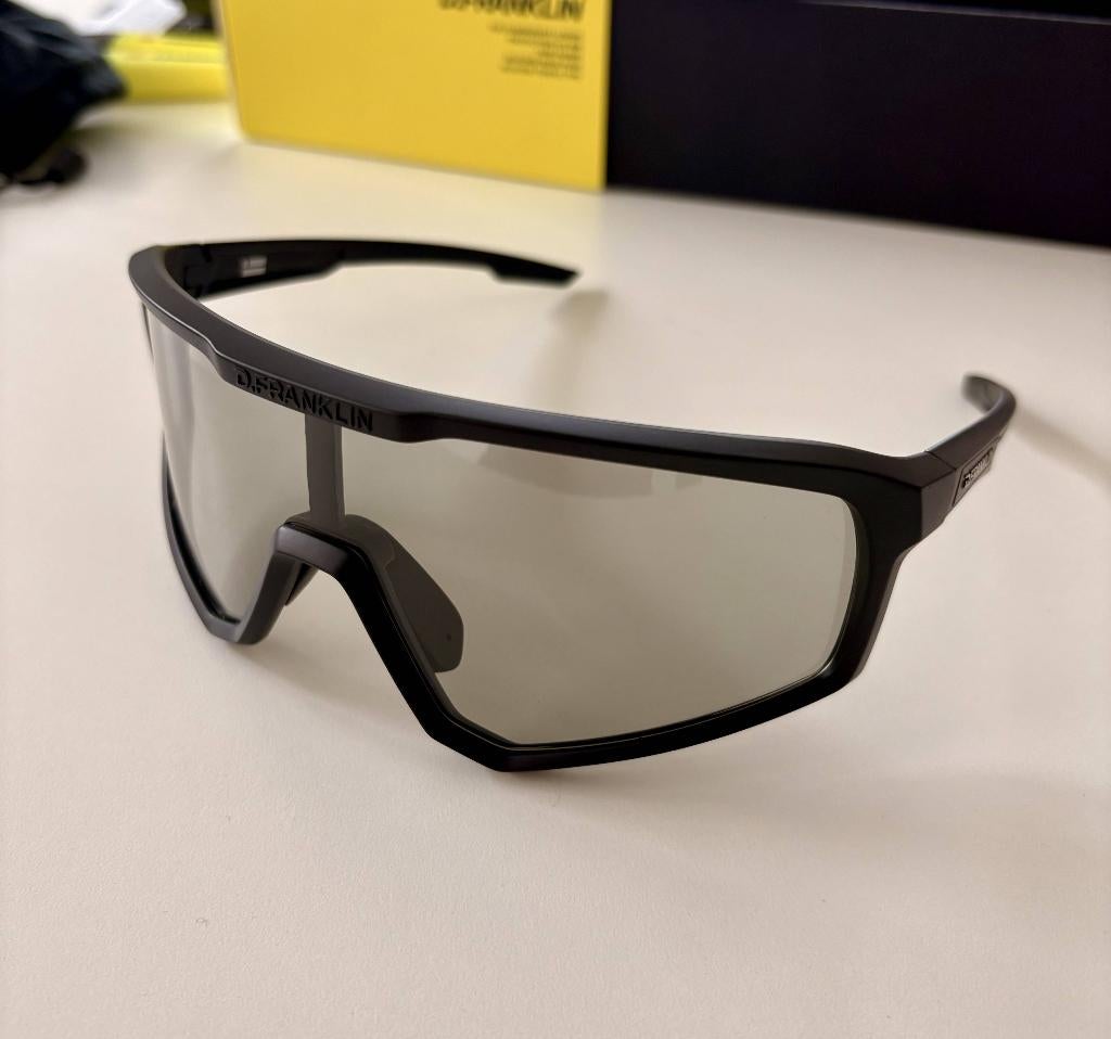 Lunettes de soleil sportive / D.Franklin, Bijoux, Sacs & Beauté, Lunettes de Soleil & Lunettes | Hommes, Neuf, Autres marques