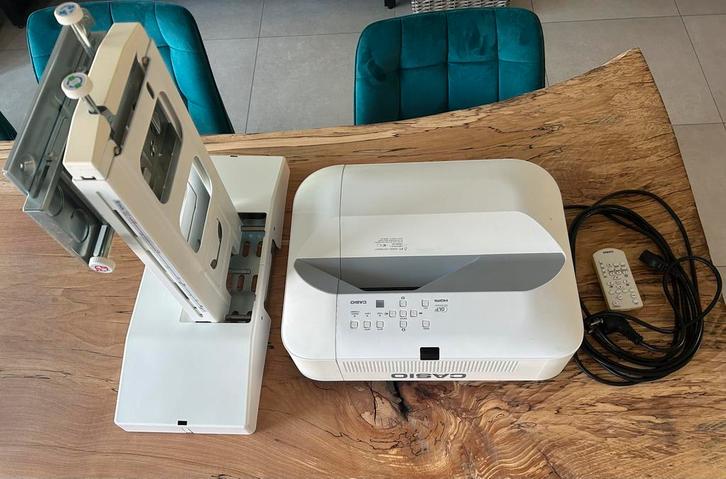 Vidéoprojecteur Casio Ultra Short, TV, Hi-fi & Vidéo, Projecteurs vidéo, Comme neuf, LED, Enlèvement