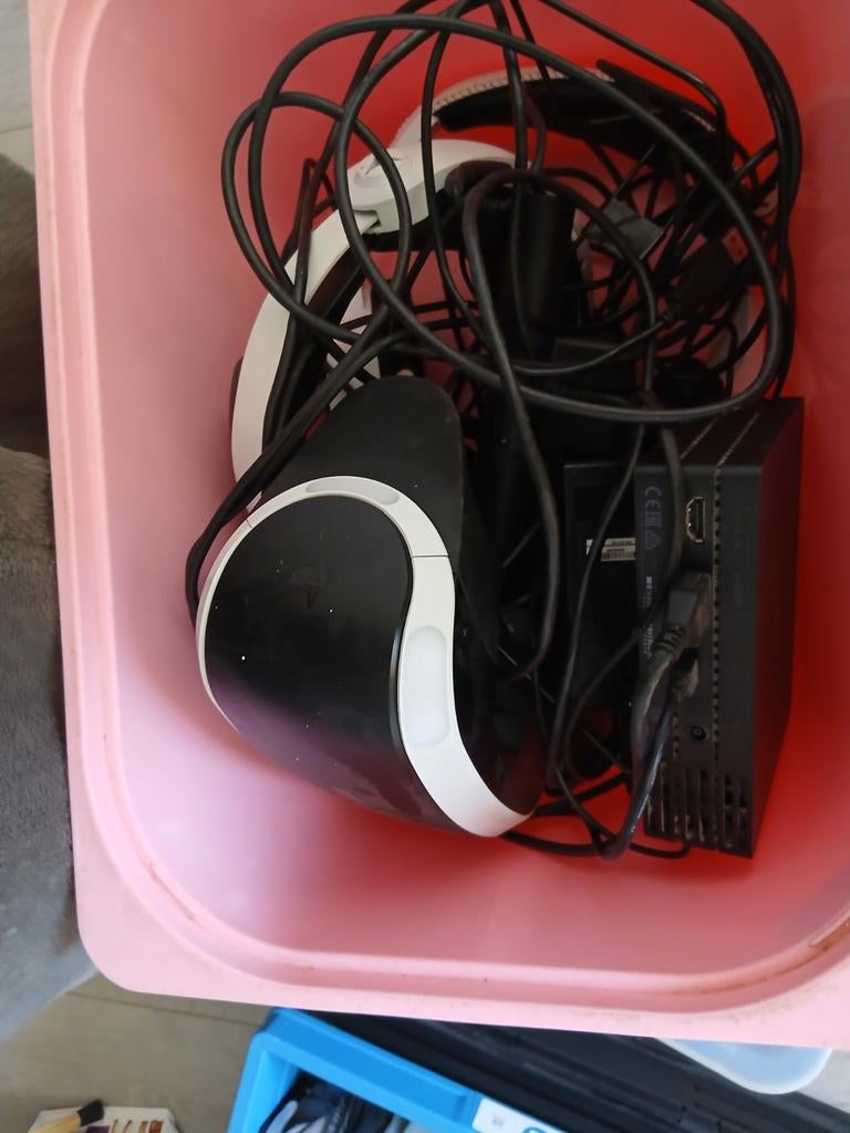 Ps vr bril ps4 met 2 motion joysticks, Ophalen