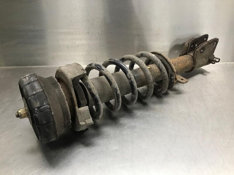 VEERPOOT LINKS VOOR Nissan Primastar (01-2002/08-2006), Gebruikt, Nissan