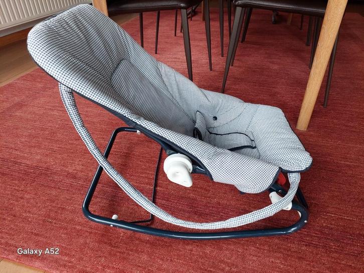 transat pour bébé en tissu à carreaux, Enfants & Bébés, Relax bébé, Comme neuf, Chaise rebondissante, Autres marques, Avec ceinture(s)