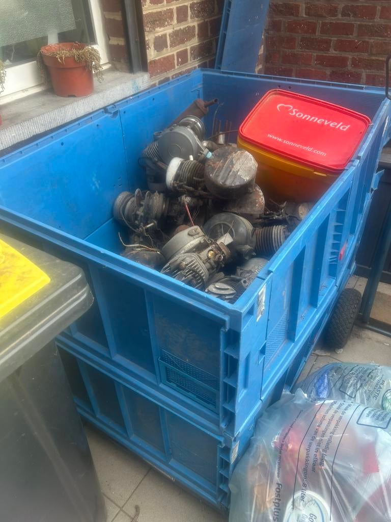 Heel groot lot oude moteur van brommers, Fietsen en Brommers, Ophalen, Gebruikt, Blok, Overige merken