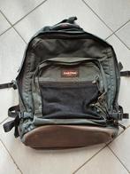 eastpak rugzak groot model met verstevigende boord onderaan, Gebruikt, 25 tot 40 cm, Ophalen of Verzenden, 30 tot 45 cm