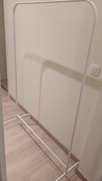 Kledingrek Ikea, Ophalen