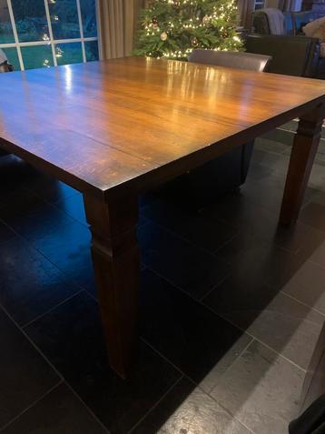 Mooie massief houten vierkante tafel van 150x150 cm, Huis en Inrichting, Ophalen, Gebruikt