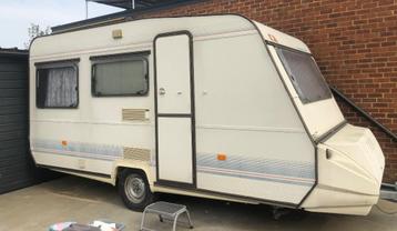 Caravan Adria 4 p te koop, blanco gekeurd beschikbaar voor biedingen