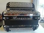 Accordeon Mengascini F8 nieuwstaat 7 registers 4 stemmen, Zo goed als nieuw, 120-bas, Met riemen, Ophalen