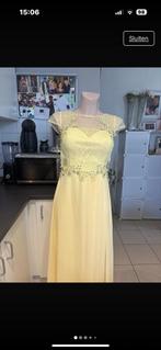 Feestjurken, Ophalen, Zo goed als nieuw