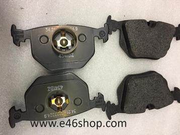 REMBLOKKEN ACHTER BMW E35 M5 E31 850i OE 34212227325 beschikbaar voor biedingen