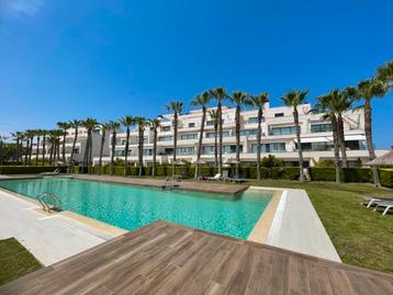 Luxe hoekpenthouse in las colinas golf resort beschikbaar voor biedingen