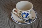 Handgeschilderd mokkatasje en onderbordje met bloemen, Ophalen of Verzenden, Zo goed als nieuw, Porselein, Kop en/of schotel