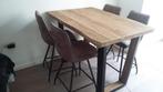 Henders en Hazel hoge tafel en stoelen die meedraaien, Huis en Inrichting, Ophalen, Zo goed als nieuw