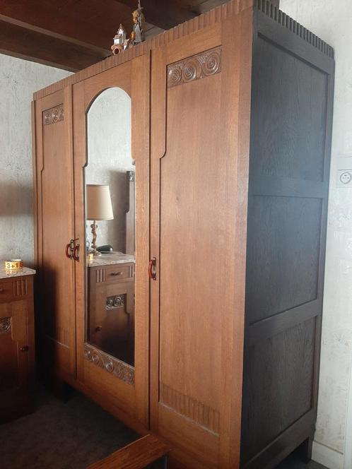 Art deco kleerkast in eik met bijzondere handvaten, Antiek en Kunst, Antiek | Meubels | Kasten, Ophalen