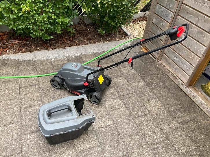 PowerPlus Elektrisc Graasmaier, Tuin en Terras, Grasmaaiers, Zo goed als nieuw, Opvangbak, Ophalen