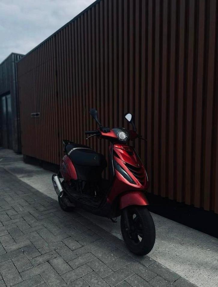 Piaggio zip 70cc 2t, Fietsen en Brommers, Scooters | Piaggio, Zo goed als nieuw, Zip, Ophalen of Verzenden