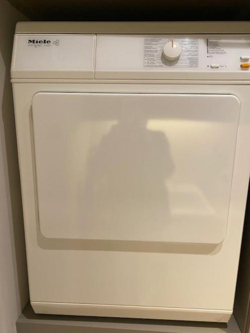 Droogkast van het merk Miele, Elektronische apparatuur, Droogkasten, Gebruikt, Luchtafvoer, Voorlader, 4 tot 6 kg, 85 tot 90 cm