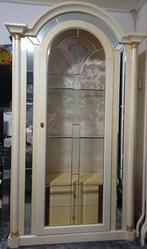 Italiaanse hoogglans vitrinekast in goede staat, Huis en Inrichting, Ophalen, Gebruikt