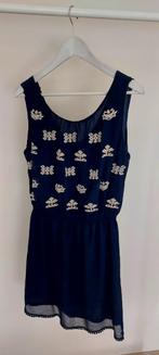 Donkerblauw kleedje/jurk met witte broderie, Blauw, Boven de knie, Ophalen, Maat 38/40 (M)