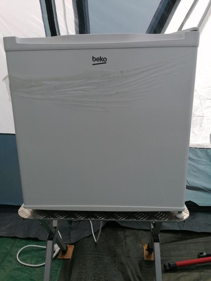 Mini frigo Beko BK7725 - 46 litres, Electroménager, Réfrigérateurs & Frigos, Neuf, Avec compartiment congélateur, Moins de 75 litres