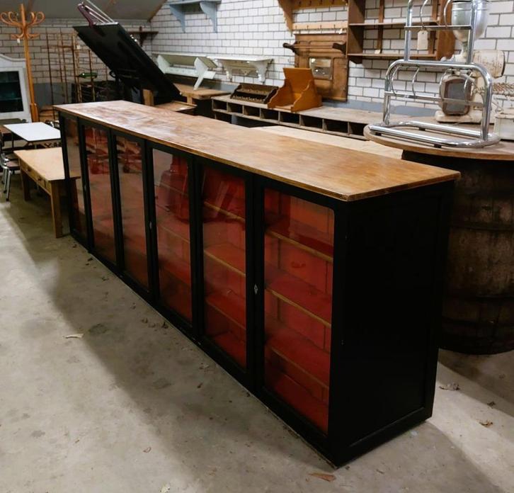 lange oude vitrine toonbank toonbank met 36 lades, Antiek en Kunst, Curiosa en Brocante, Ophalen