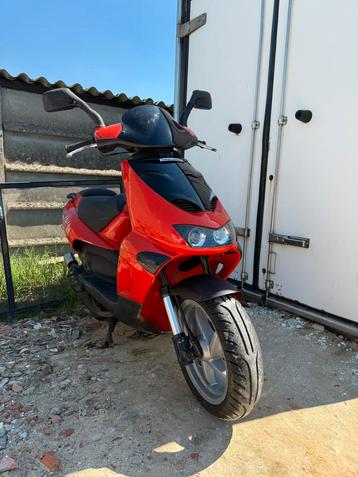 Aprillia sr50 a klasse ( ruil aerox ), Fietsen en Brommers, Ophalen