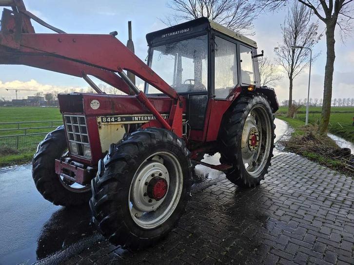 International 844-s Vierwielaangedreven landbouwtractor, Zakelijke goederen, Landbouw | Tractoren, Overige merken, Gebruikt
