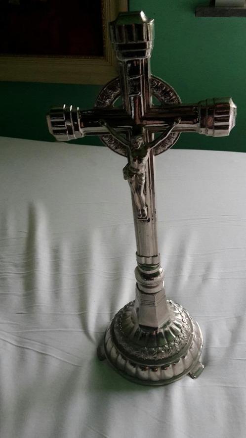Crucifix ancien 10€, Antiquités & Art, Antiquités | Objets religieux, Enlèvement