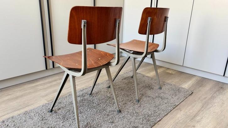 4 stuks Iconisch design uit 60-70' RESULT stoelen, Antiek en Kunst, Antiek | Meubels | Stoelen en Sofa's, Ophalen