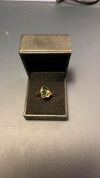 Mount St. Helens Helenite green stone ring, Bijoux, Sacs & Beauté, Bagues, Enlèvement ou Envoi, Femme ou Homme, Plus petit que 17