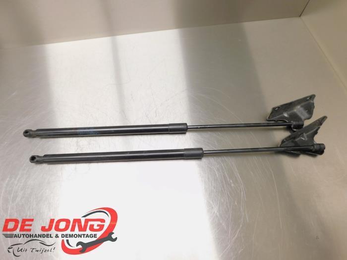 Set Gasdempers Achterklep van een Mercedes Vito, Auto-onderdelen, Carrosserie, Mercedes-Benz, Gebruikt, 3 maanden garantie, Ophalen of Verzenden